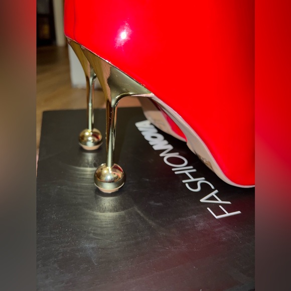 Fire red booties 😍🔥 - Picture 4 of 7